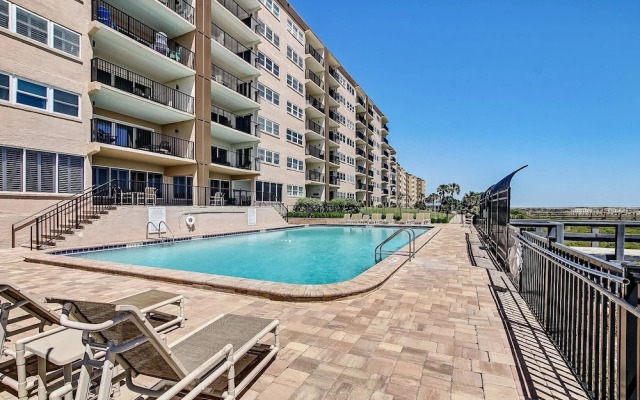 Breathtaking Ocean View Amelia South Condo by RedAwning