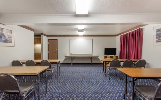 Super 8 Germantown Milwaukee