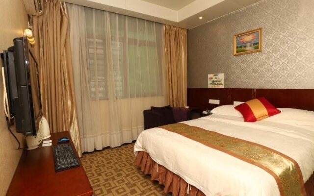 Glee Hotel