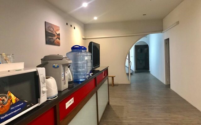 Mr Travel Hostel