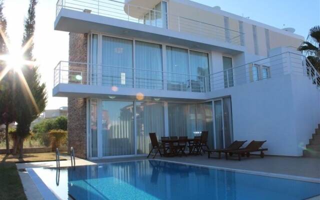 Novron Villa 4 Bedroom by Belek Rental