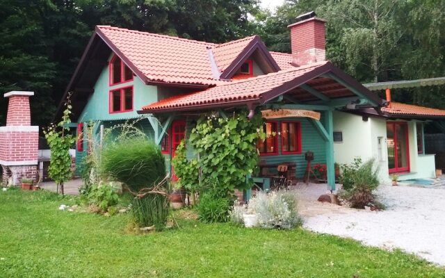 Fairytale Wooden House near Ljubljana