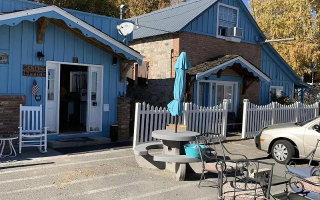 Sugarloaf Mountain Motel