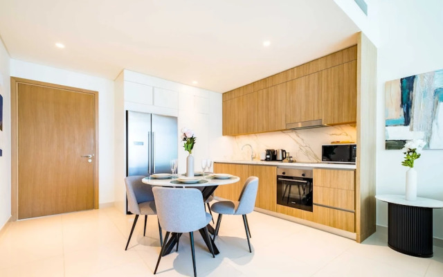 LUX  The Luxury Sunspot Beach Suite