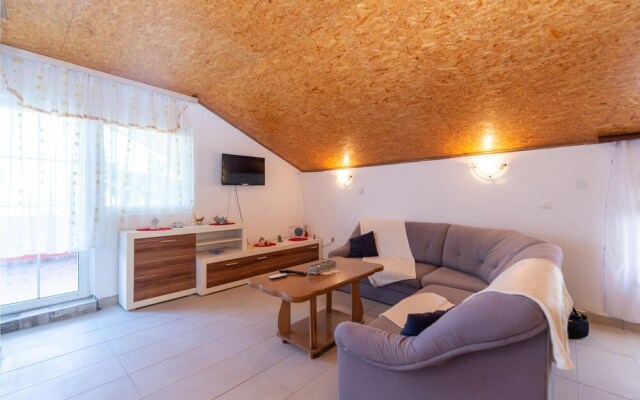 Nice Apartment in Benkovac With Wifi and 3 Bedrooms