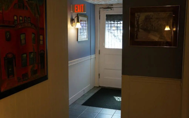 463 Beacon Street Guest House