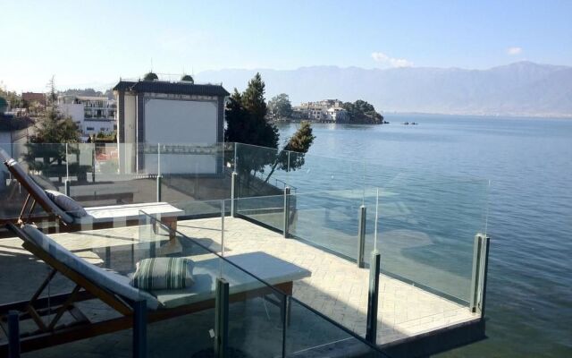 Bonum Lakeside Boutique Hotel