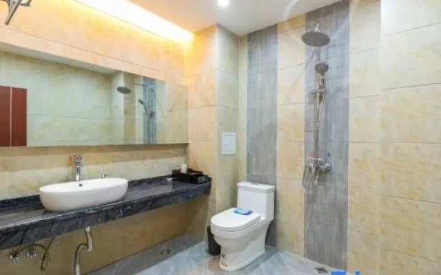 Xishuangbanna Jinghong Weihong Grand Hotel (Airport)