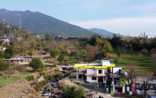 The Lost Hostels-Bir - Landing Site