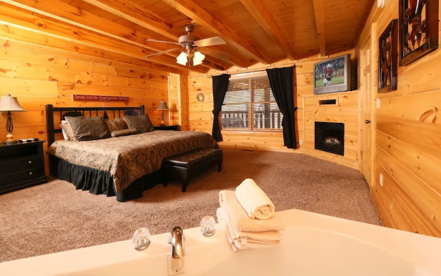 Sweet Surrender 1 Br cabin by RedAwning