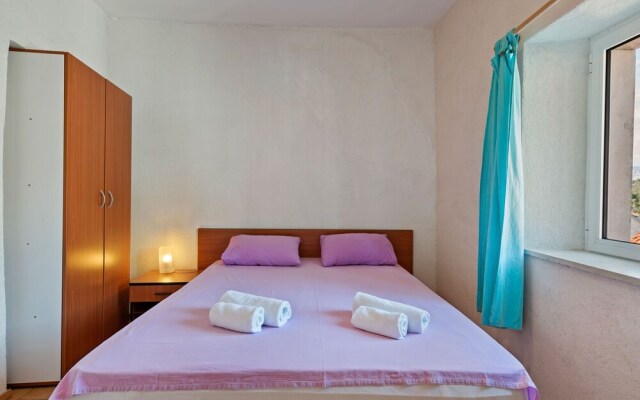 Snug Apartment in Pu?iš?a Near the Beach