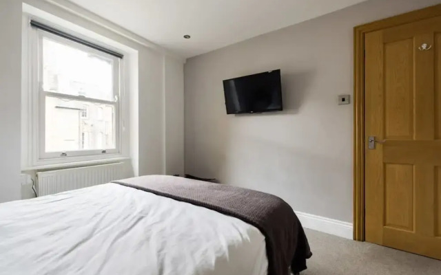 Modern Duplex Near Oxford Street