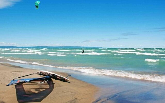 Beachfront at Wasaga Motel and Cottages