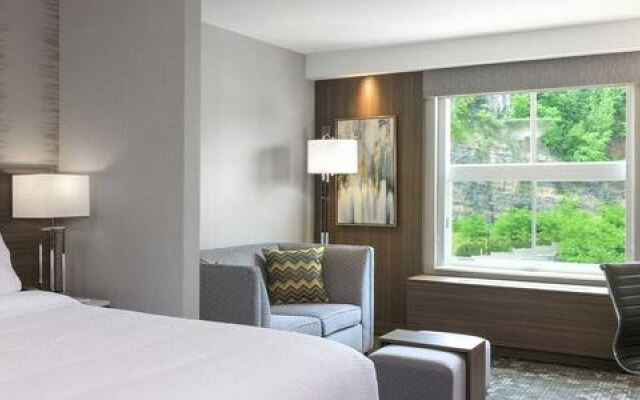 Courtyard by Marriott Edgewater NYC Area