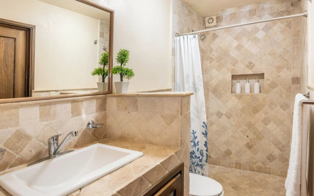 Centro 2BR Home with Rooftop Terrace