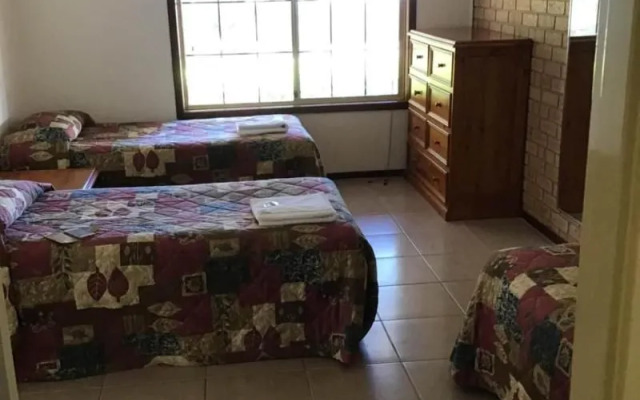 Travellers Rest Motel