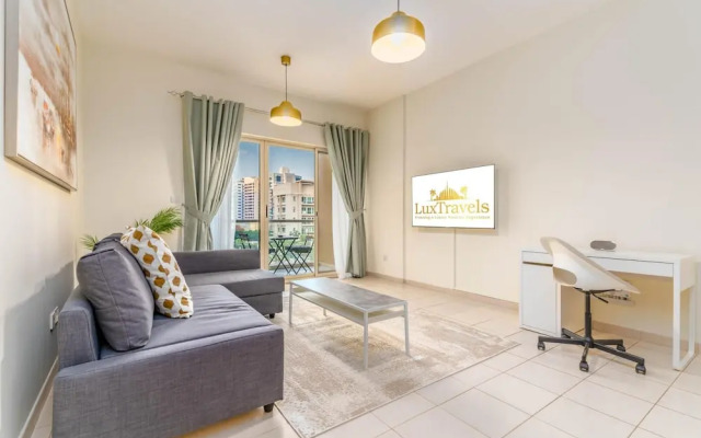 Luxe 1BD Sleeps 4 Parking Pool Gym