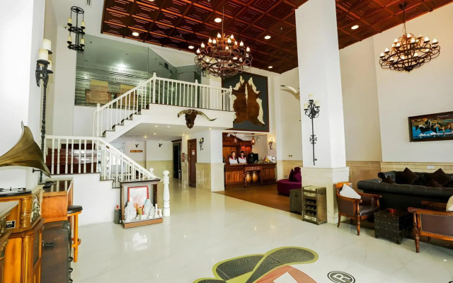Seventeen Saloon Hotel