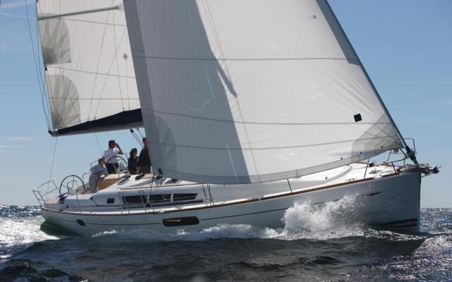 Madyson Sailing