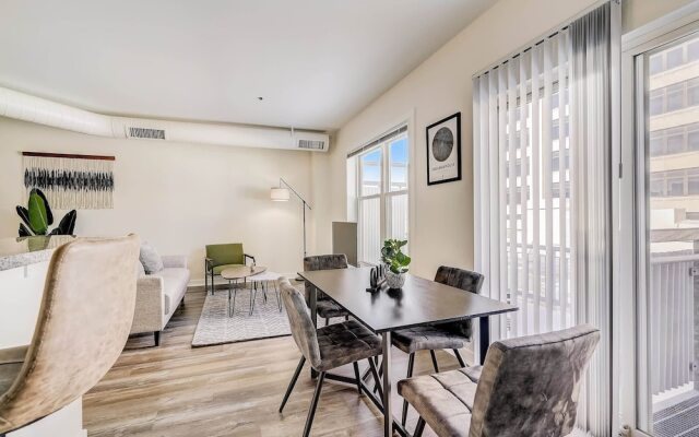 TWO CozySuites Apt w Skybridge Access 4