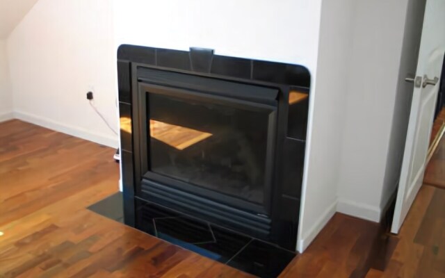 Edgewater Estate - Five Bedroom Home