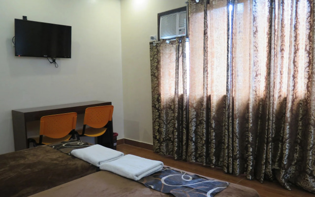 Rovic's Tourist Hotel
