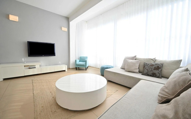 Central 2BR in Hovevei Tsiyon 29 by HolyGuest