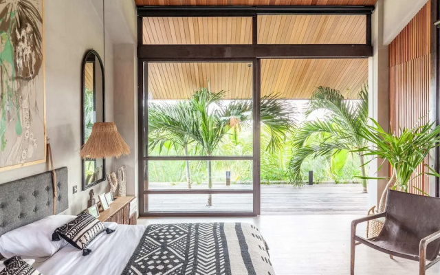Exceptional Architect's 5BR Villa, an Oasis Gem in Canggu Centre