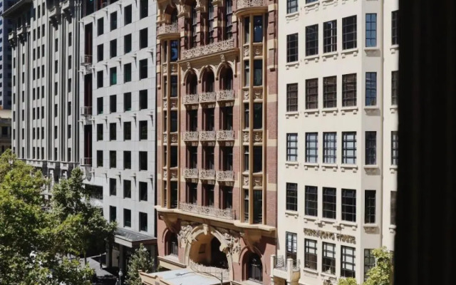 Hotel Collins
