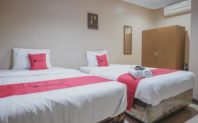 RedDoorz Syariah near Jamtos Jambi 2