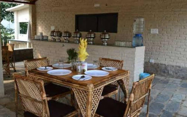 Hotel Corbett Plaza