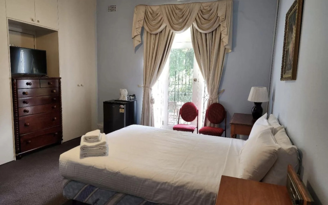 Georgian Court Inn – Guest Rooms – Melbourne