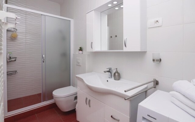 Amazing Apartment in Zadar With Wifi and 1 Bedrooms