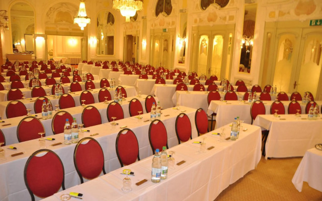 Hotel du Grand Lac Excelsior
