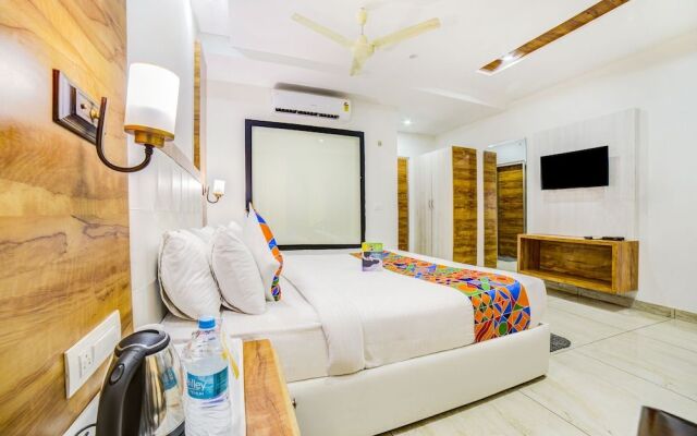 FabHotel Three Palms