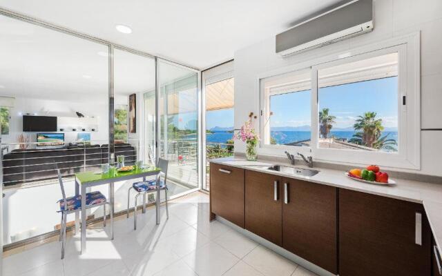 Vistafar - Private Pool & Only 50m to the Sea