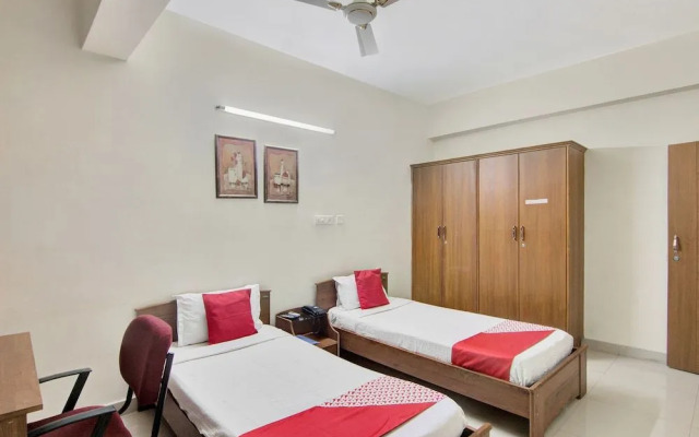 OYO 20008 SilverKey Madhapur