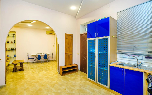 Old City 3 Room Lux Home