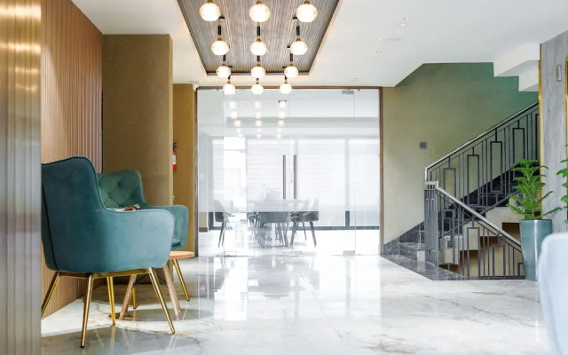 Saltstayz Premier – Cyber Hub