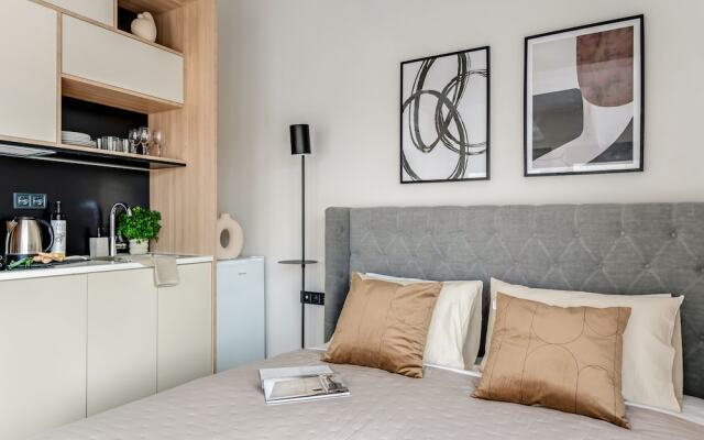 Sanders Port - Majest Studio With Roof-top Terrace