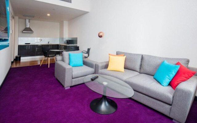 Fairway Colombo - Sri Lanka's First Hotel With Robot Technology