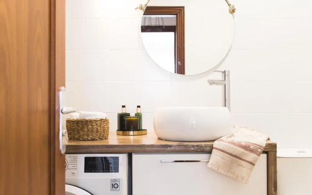 Lovely&Sunny Apartament Near Poris Beach