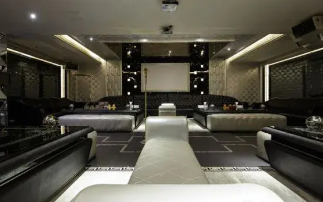 Rich Forex Hotel