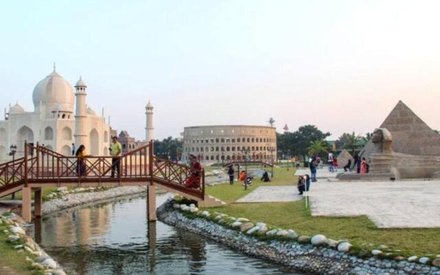 BluO Lake View 1BHK New Town - Terrace Garden, Gym