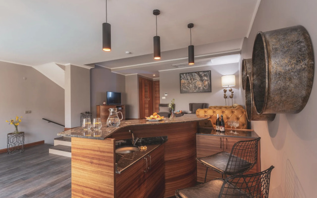 Orka Cove Hotel Penthouse & Suites - Adults Only