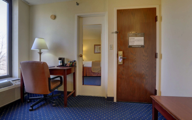 SureStay Plus Hotel by Best Western Chicago Lombard