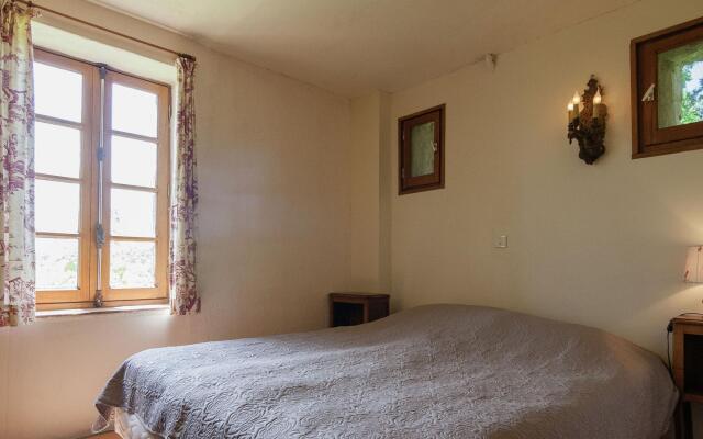 Quaint Mansion in Aquitaine estate with private garden