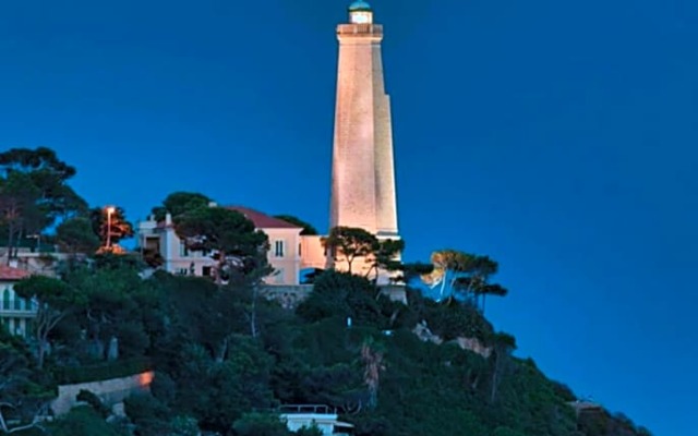 Great & Light Room in The Heart Of Nice