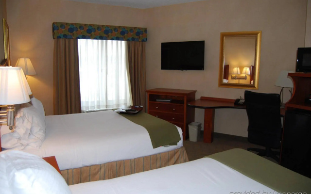Holiday Inn Express Hotel & Suites Auburn Hills by IHG