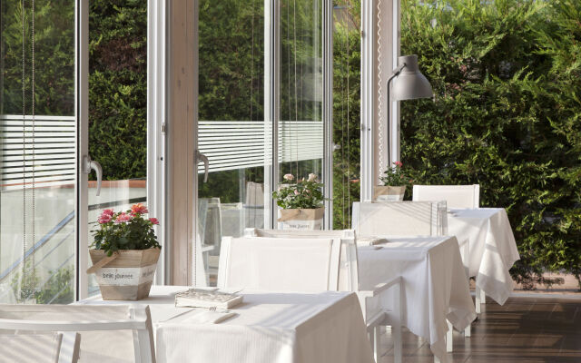 Andris Hotel